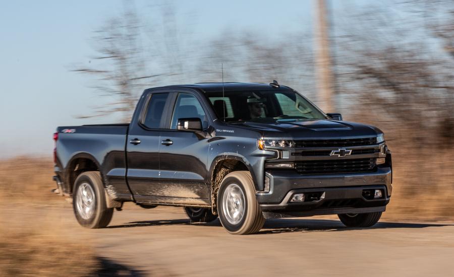  Chevrolet Silverado RST Double Cab 2018 года  (фото 1 из 40)